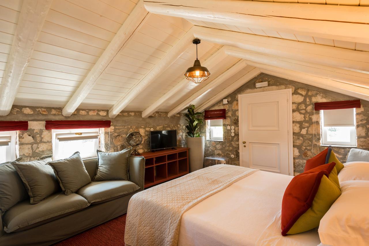 North Point Rooms Antipata  Exteriör bild